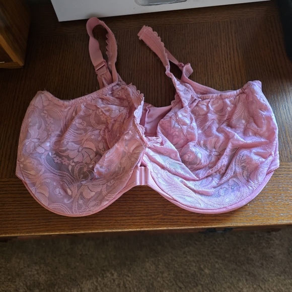 Glamorise Other - Glamorise Pink Floral Lace Bra